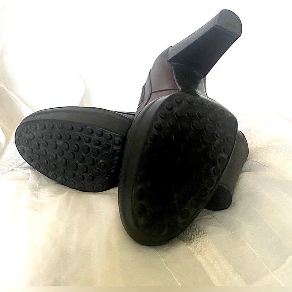 Tod’s Purple Heeled Loafers - Picture 8 of 13